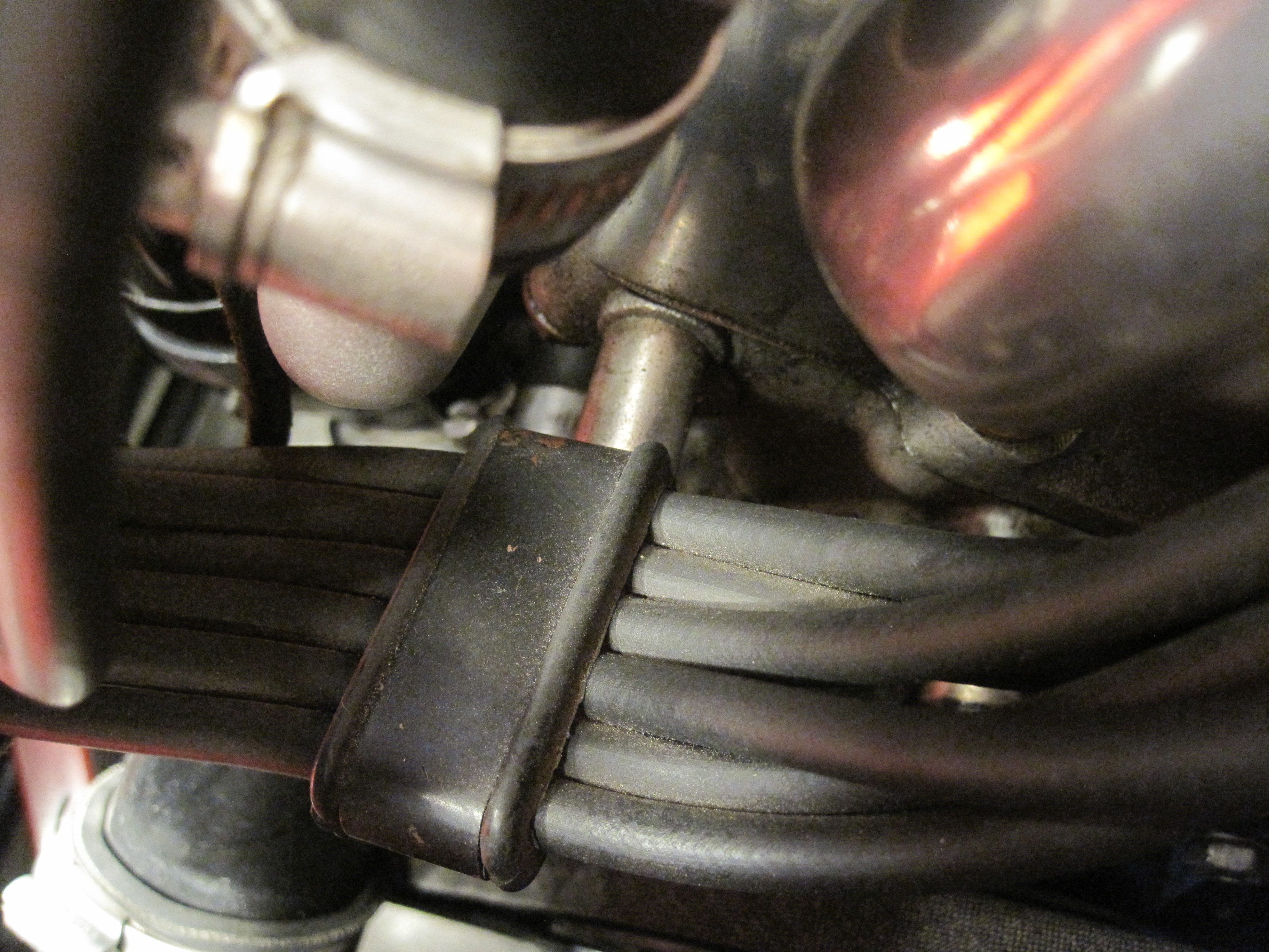 e type plug wire clip 001.JPG