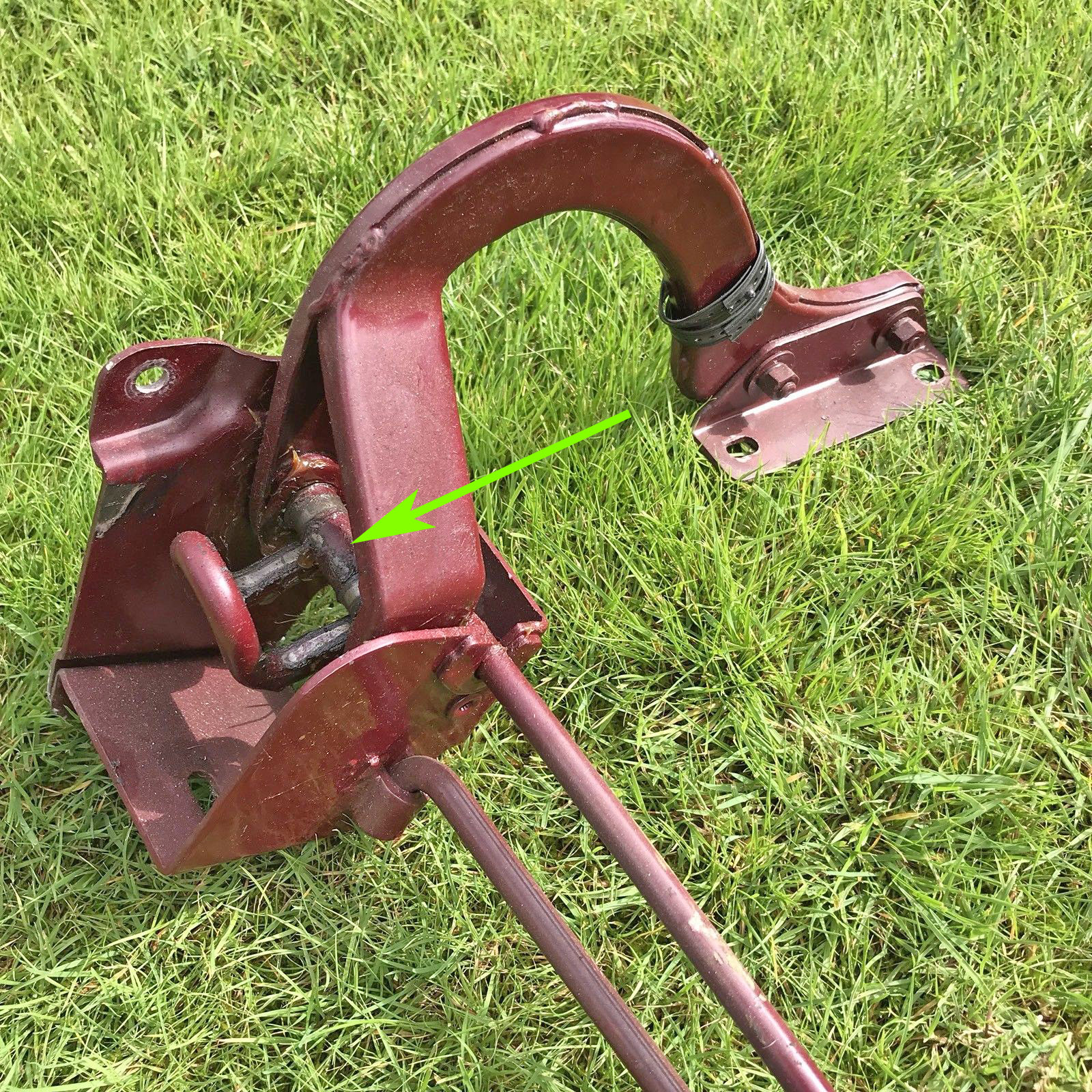 boot hinges 2 arrow.jpg