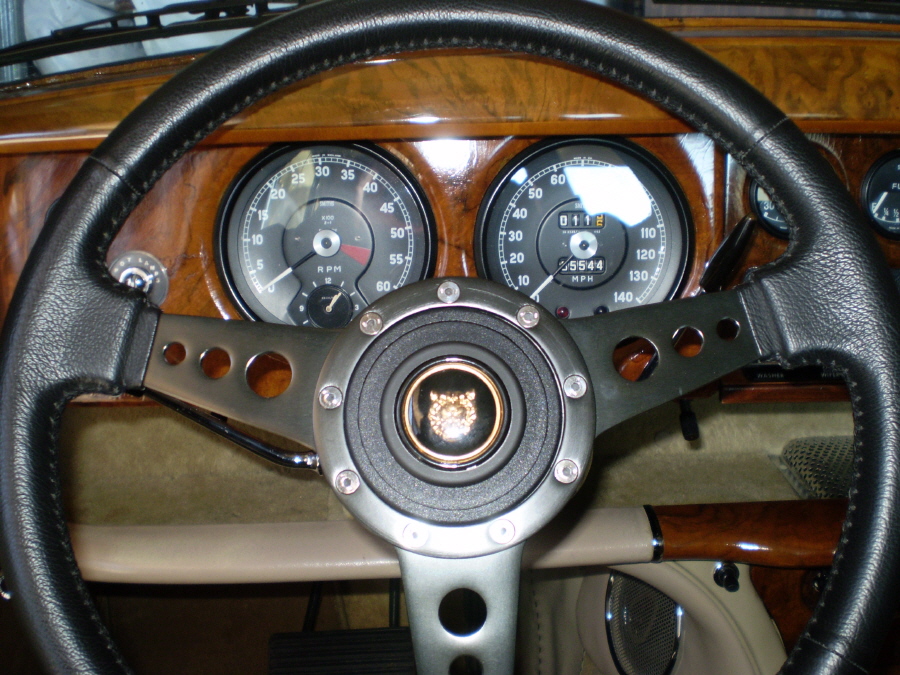 S-type-steering-wheel.JPG