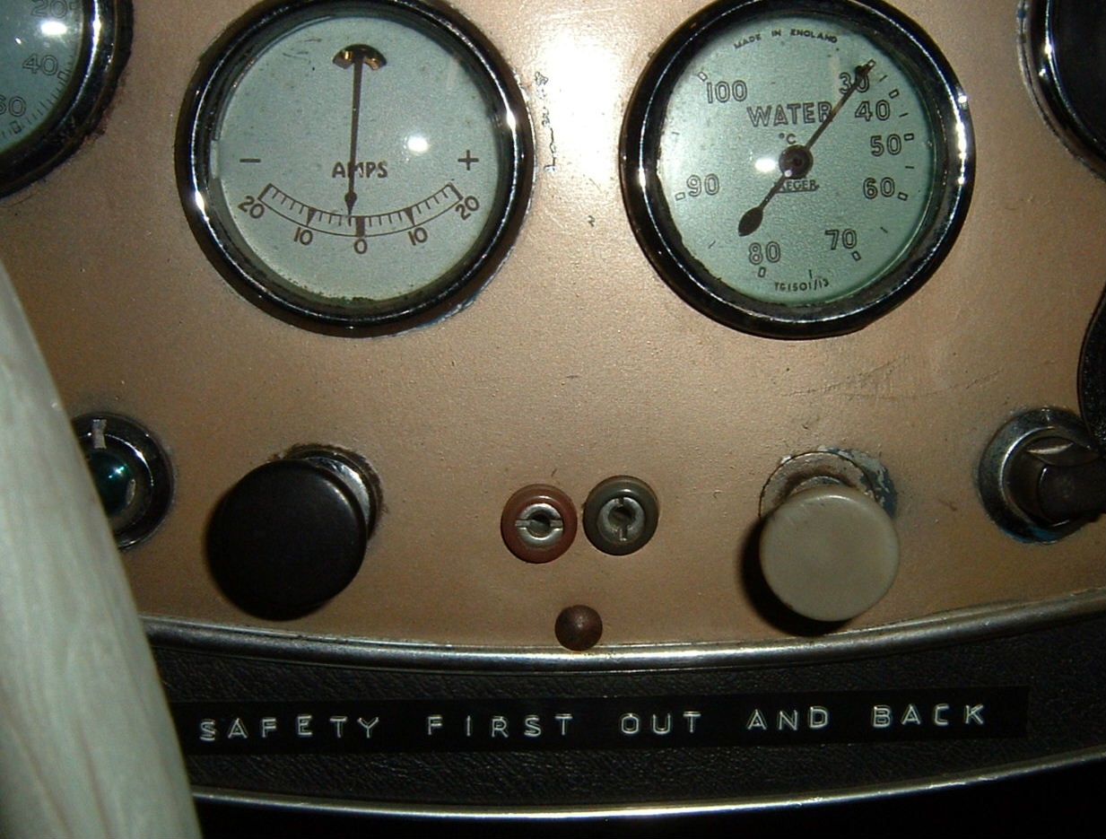 accessory plug #1.JPG