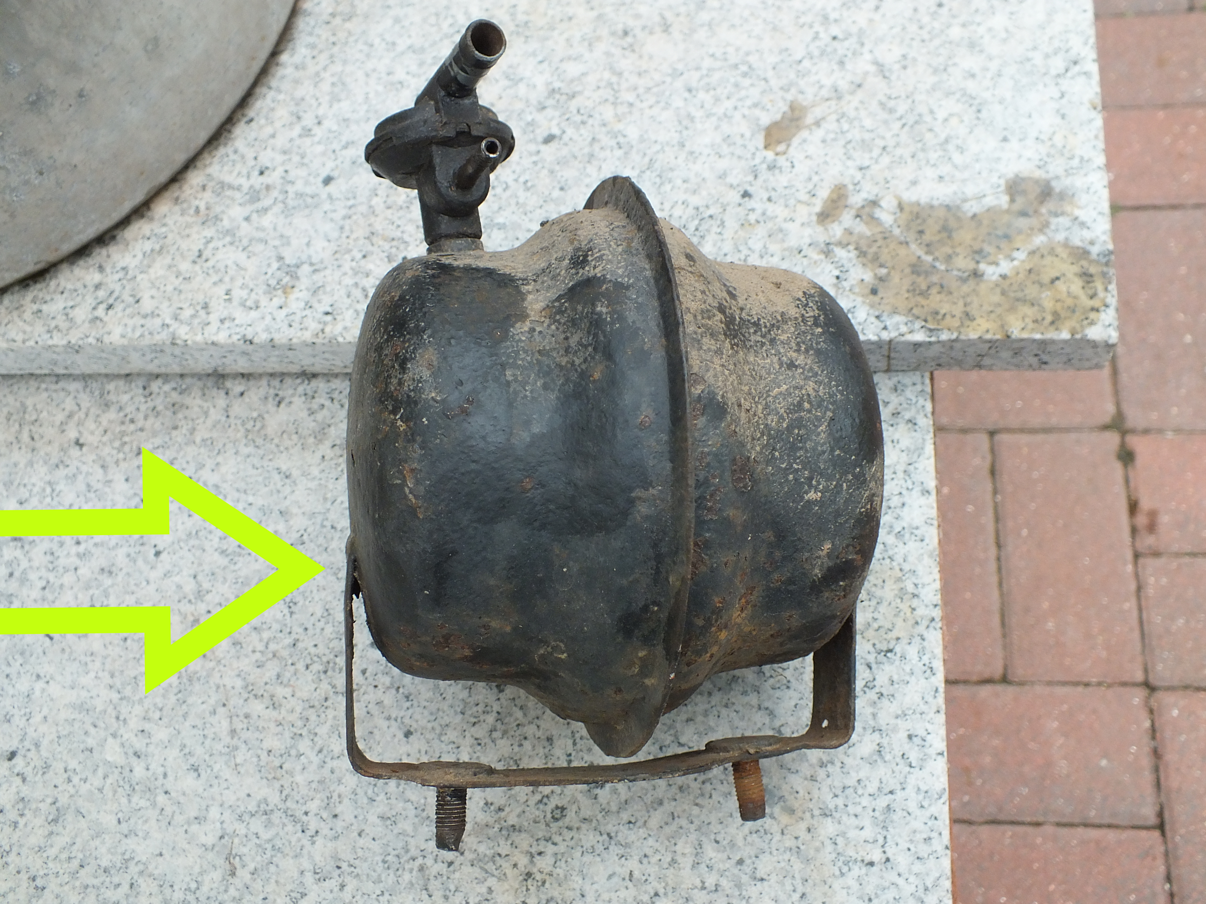 Vacuum tank showing where corrosion can be found.