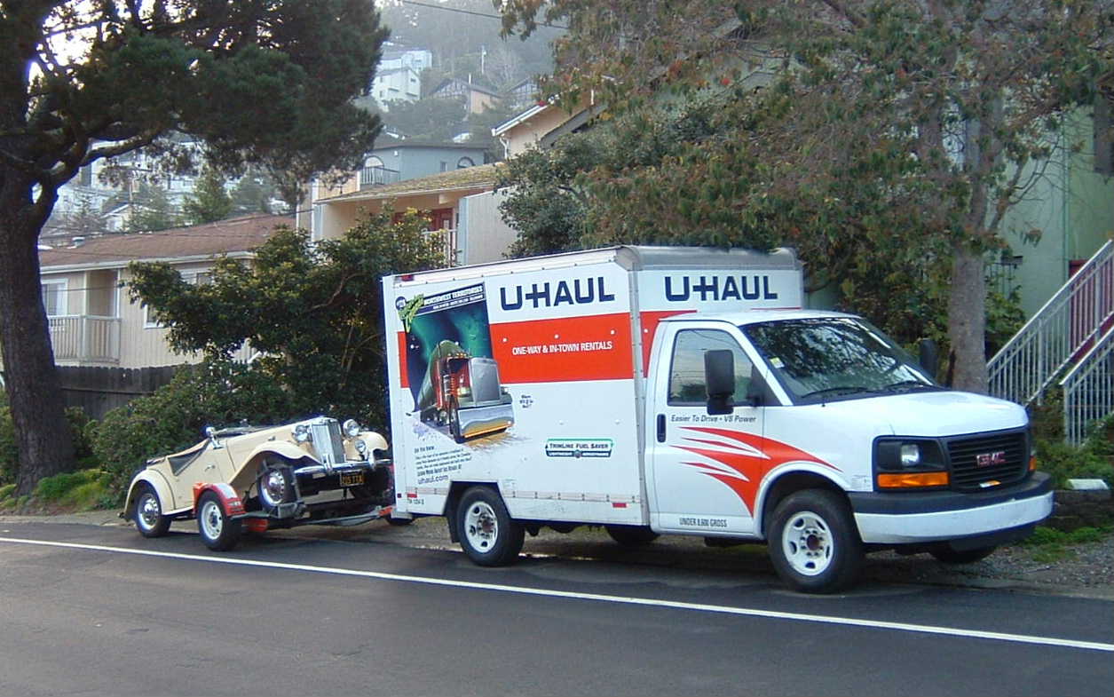 UHaul towing 1-12-11.JPG