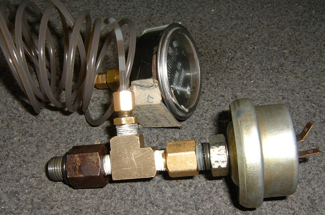 Test device for two gauges
