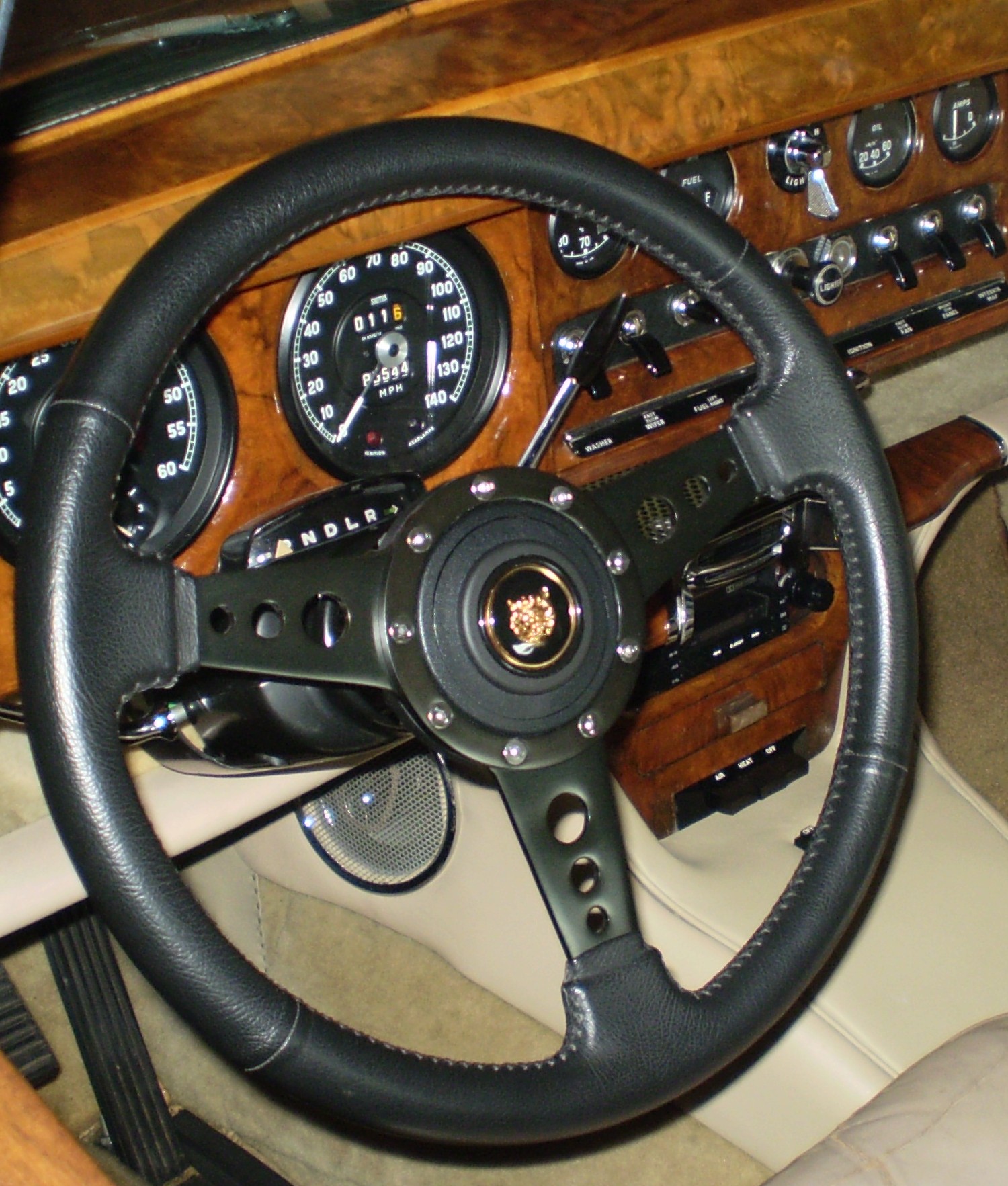 S-type-steering-wheel.JPG